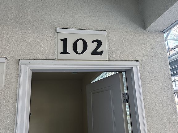 2nd image of 10398 S Clarks Hill Dr Unit 102
