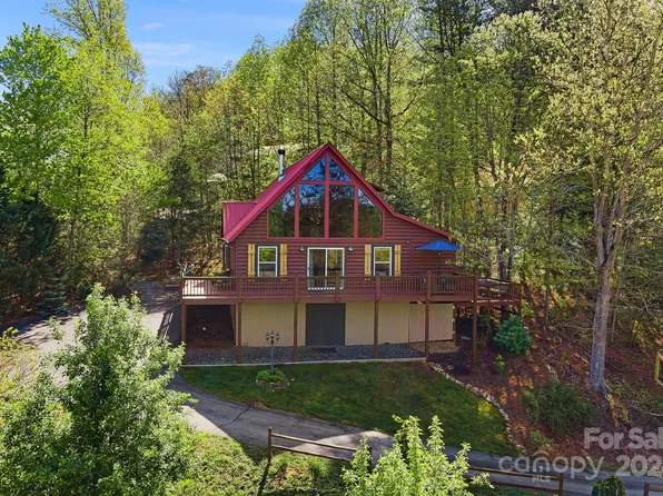 63 Holley Mountain Top Rd, Whittier, NC 28789