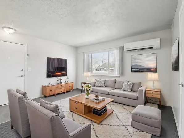 Autumn Lake Apartments