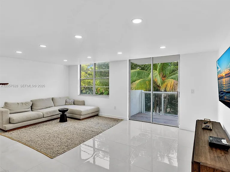 10000 W Bay Harbor Dr #201 — Photo 7