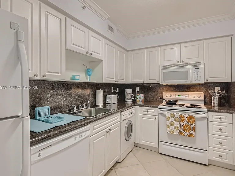 2501 S Ocean Dr #308 — Photo 3