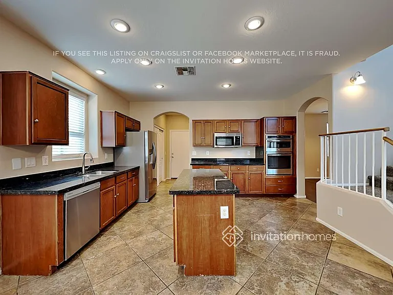 10410 W Illini St — Photo 9