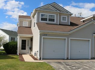 1254 Jenna Dr APT A, South Elgin, IL 60177