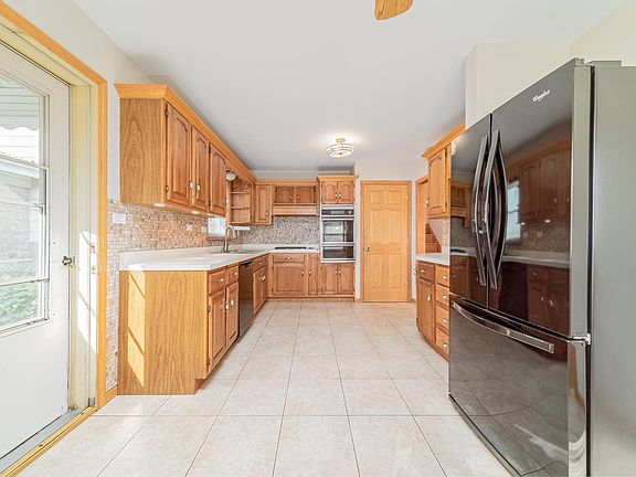 3rd image of 3524 Dora St