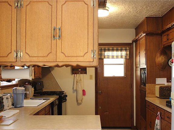4th image of 2401 Osborne Dr