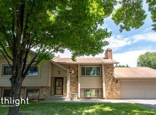 2004 123rd St E, Burnsville, MN 55337