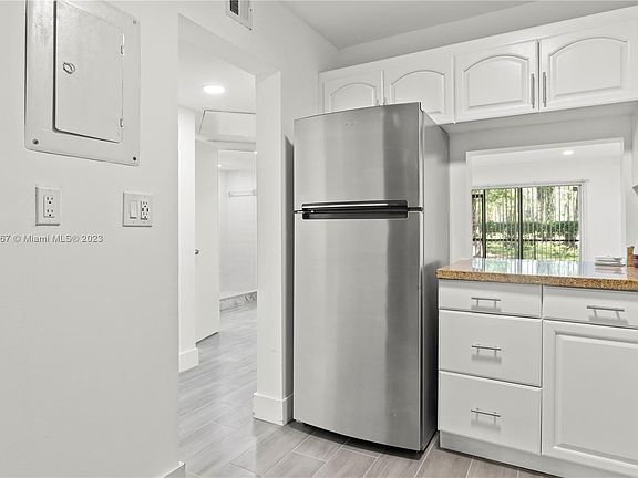 5th image of 7925 Fairview Dr APT 105