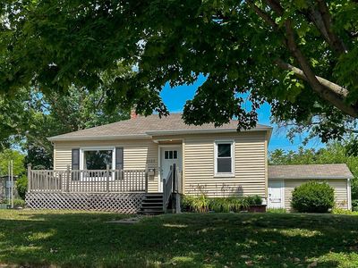 1023 W 3rd St, Cedar Falls, IA, 50613