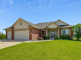 2332 N Sandstone St, Andover, KS 67002