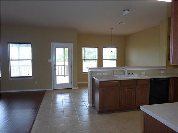 5th image of 232 Dark Horse Ln