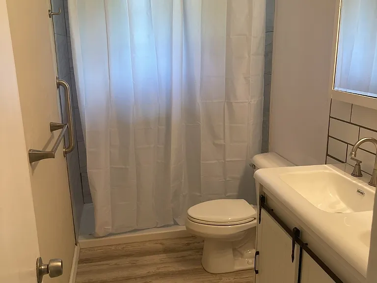429 Eddy St #A — Photo 8