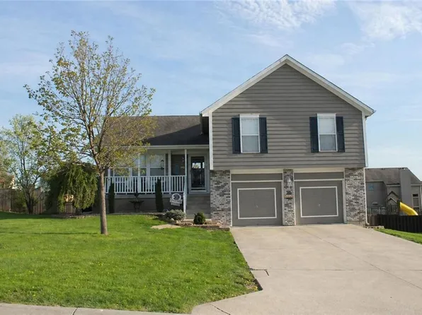 1519 Bridlewood Ln, Raymore, MO 64083