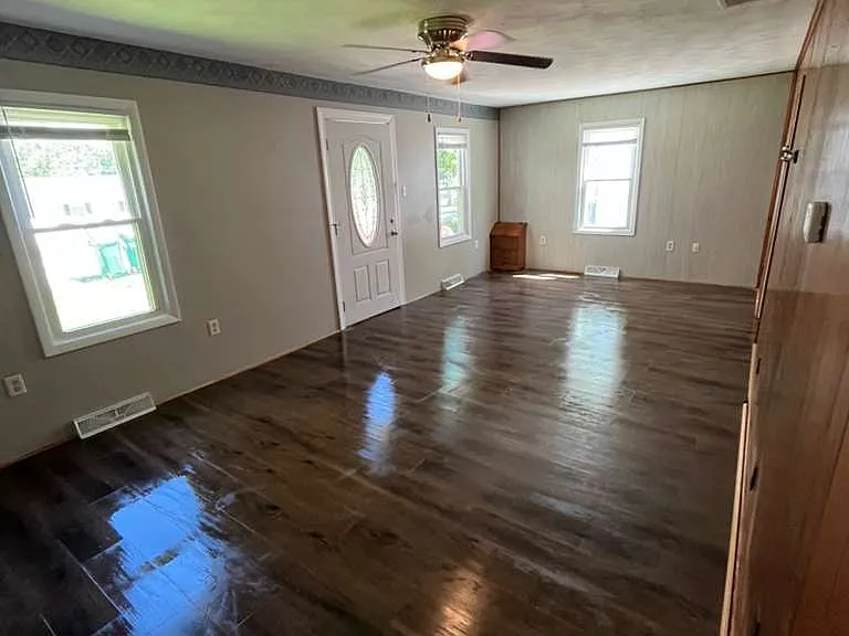 1047 N Dennis Ave — Photo 9