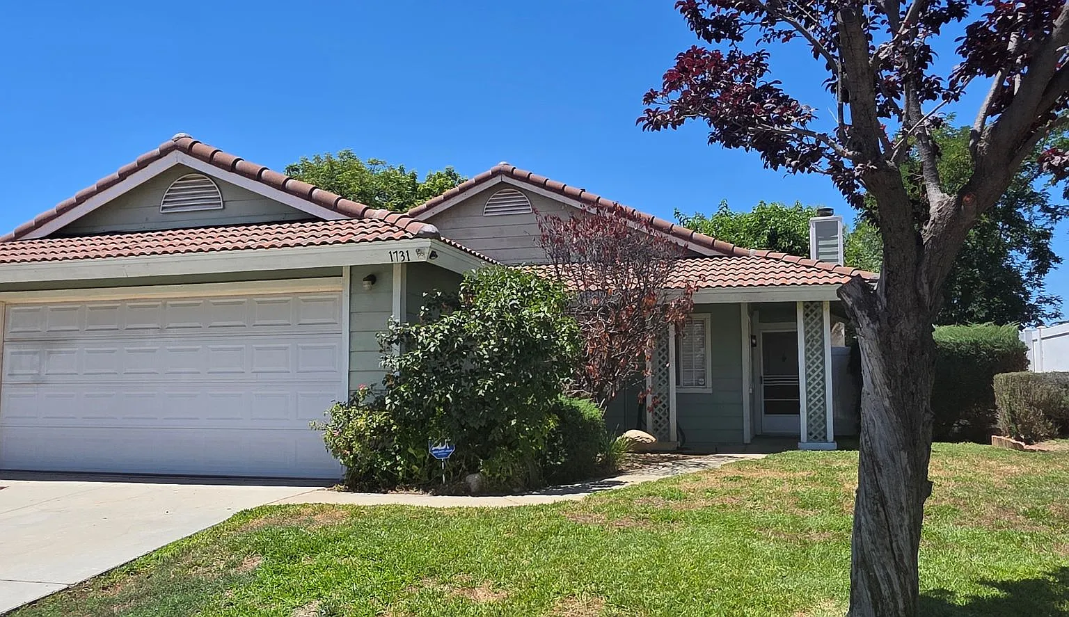Two Bedroom, Two Bathroom Home in Beaumont! — Photo 1