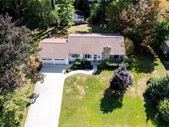2nd image of 1037 Mayflower Dr