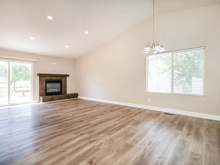 4053 W 5075 S — Photo 5