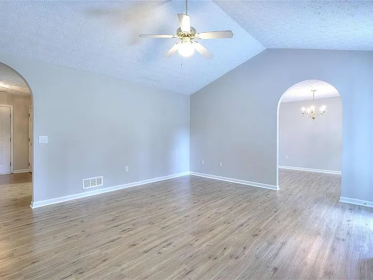 4160 Janel Ln — Photo 18