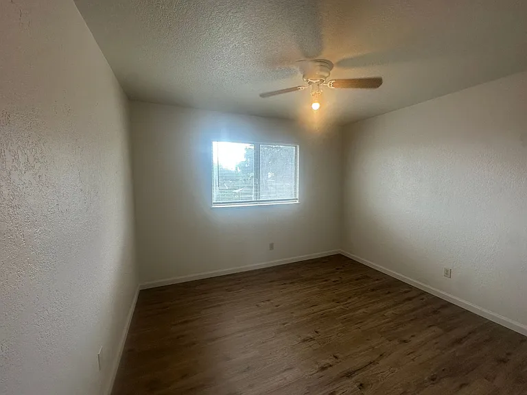 366 E Edison St #1 - #12, Manteca — Photo 16
