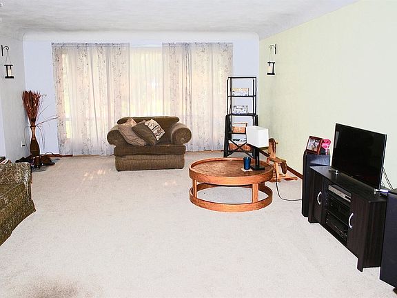 3rd image of 618 S Patterson St