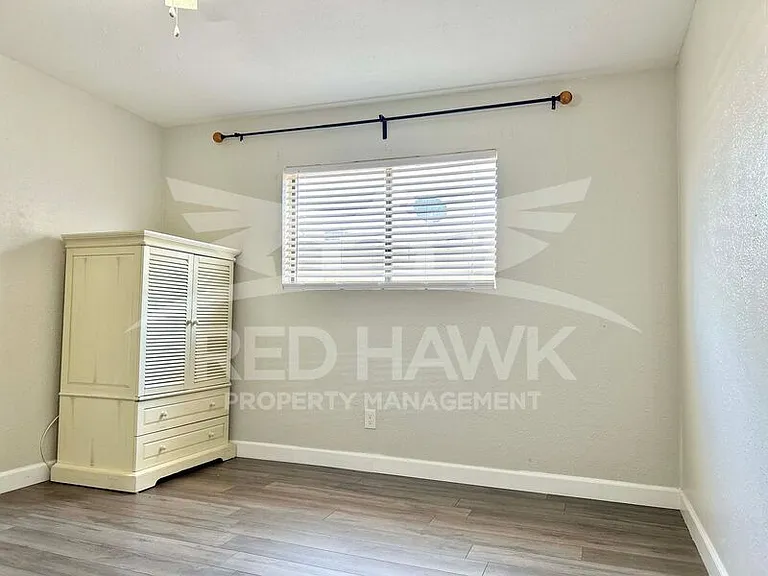 281 S California St — Photo 25