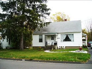 829 South Ave photo 1