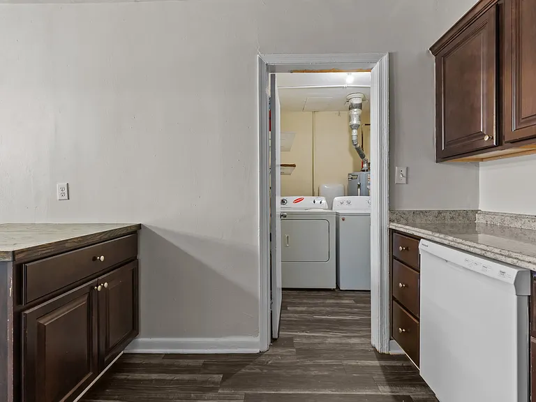 1720 W 48th St — Photo 26