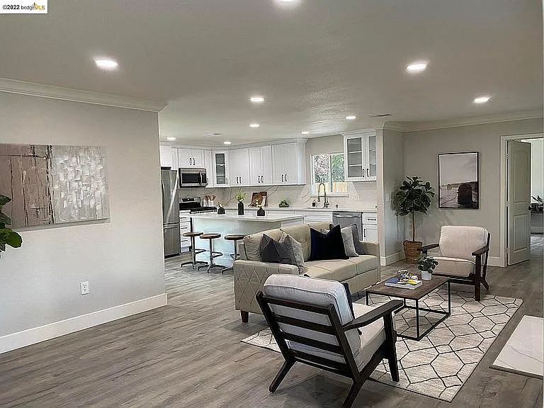 155 Taylor Blvd — Photo 4