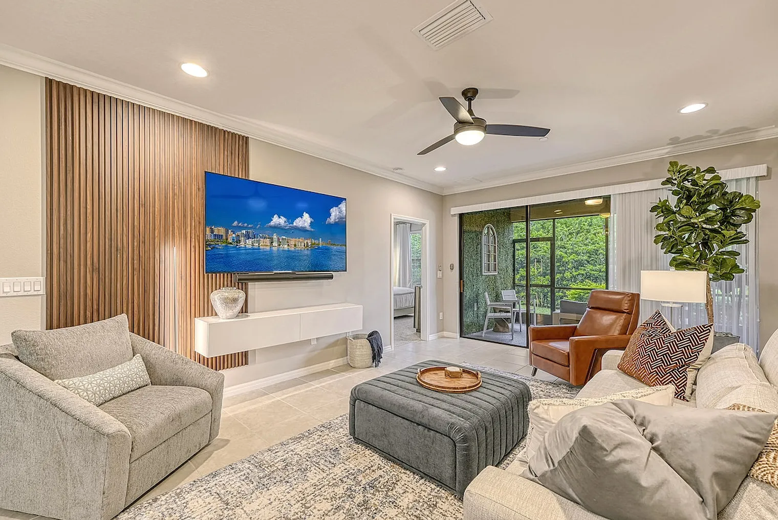 2 bed, 2.0 bath, $4,387 — Photo 2