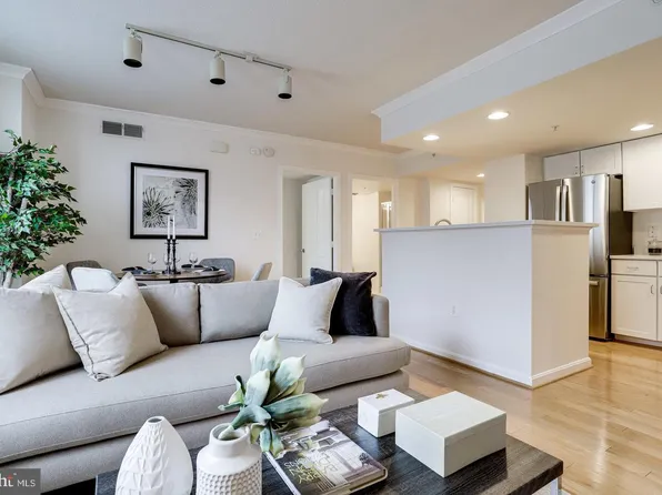 2220 Fairfax Dr N #803, Arlington, VA 22201