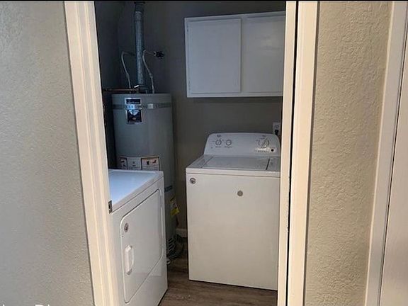 3rd image of 1274 Coachman Dr