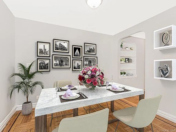 5th image of 601 Pelham Pkwy N APT 110