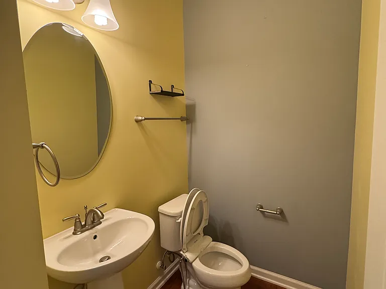 1073 Semora Ln — Photo 3