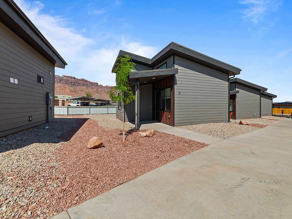 1st image of 2158 E Bonnies Way