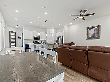 Open floor plan is great for entertaining.