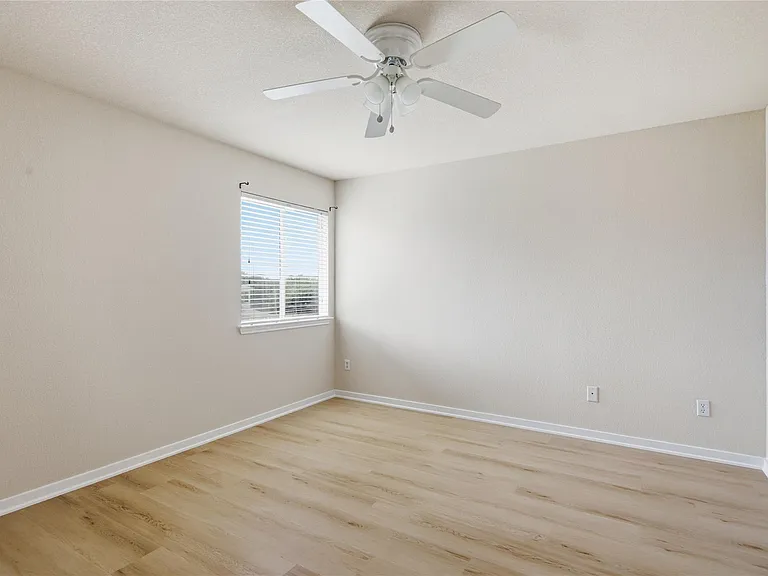 3774 Castle Rock Dr — Photo 16