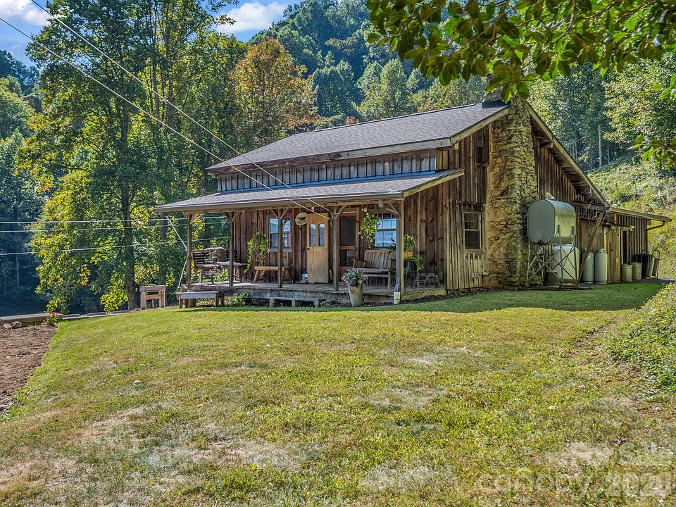 1st image of 765 Hawk Ridge Ln