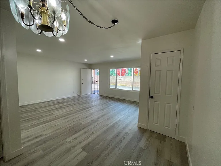 1131 S Alta Vista Ave #F — Photo 2