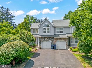 12 Village Ct, Lawrence Township, NJ 08648