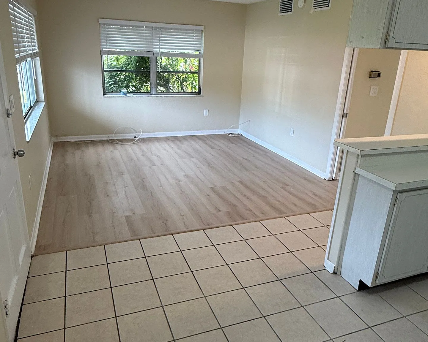 1 bed, 1.0 bath, 686 sqft, $1,200 — Photo 2