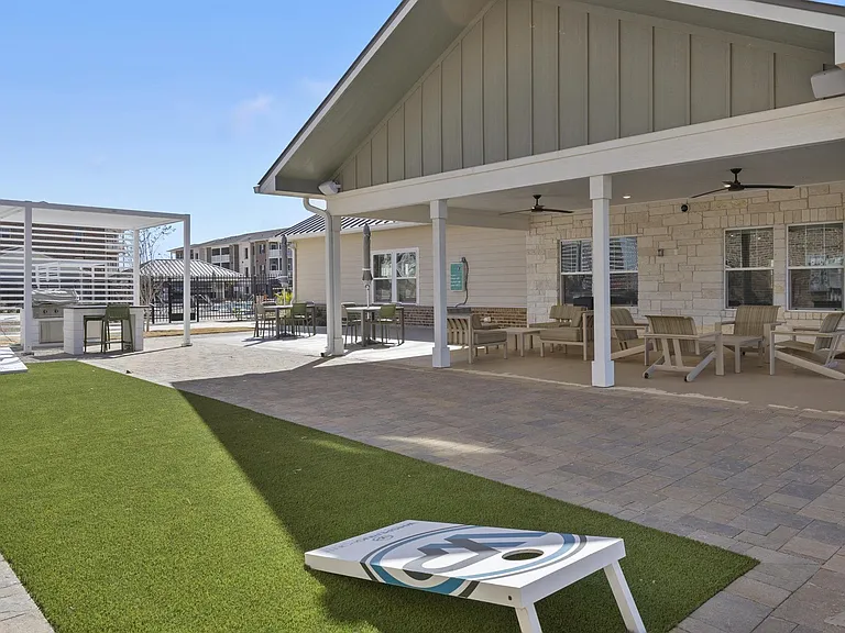 Whispering Pointe Apartments — Photo 22