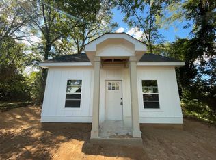 185 Barnett Shoals Rd #B, Athens, GA 30605