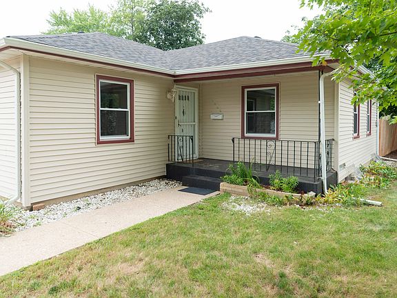 2nd image of 2624 Prial Ave