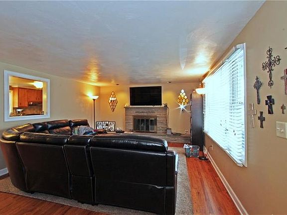 3rd image of 4930 Trivet Dr N