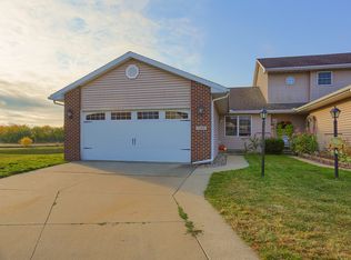 1301 Cobblestone Way, Champaign, IL 61822
