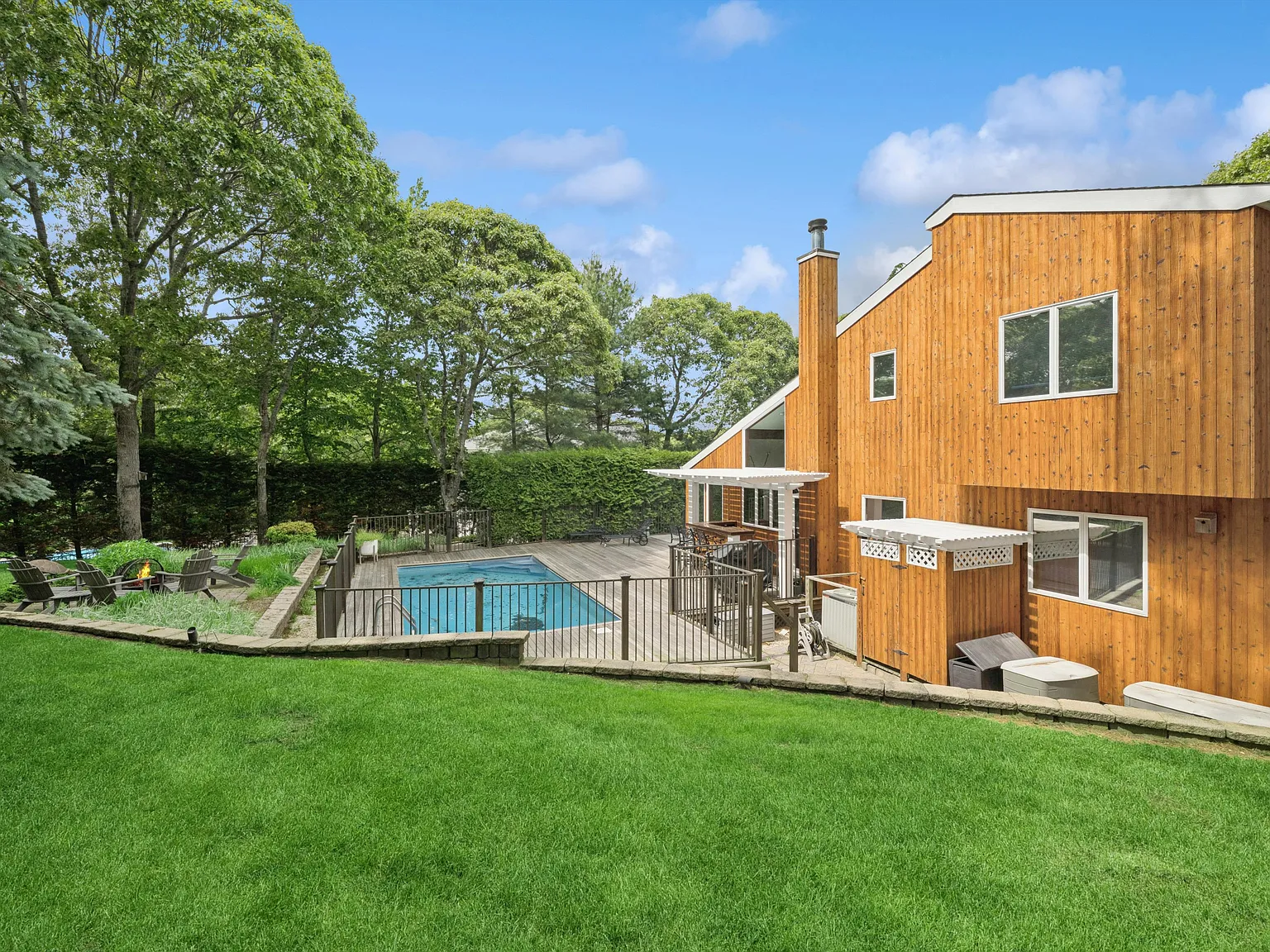 Fantastic August Rental with pool — Photo 2