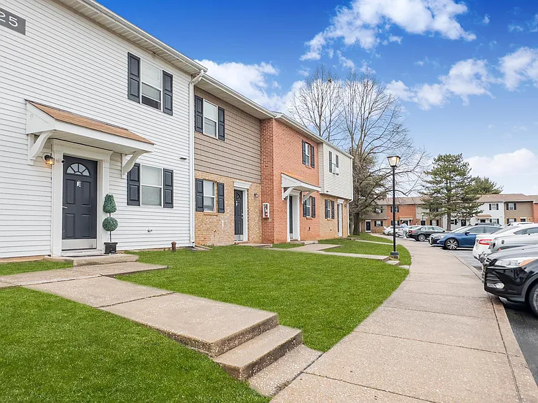 Yorktowne Pointe — Photo 8