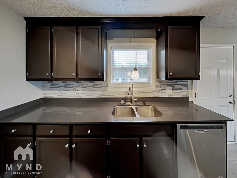 608 Helms Dr — Photo 5