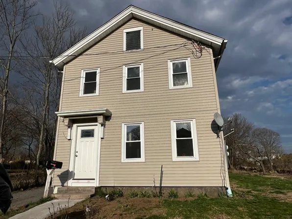 14 Marriott Ave Floor 2, Westerly, RI 02891