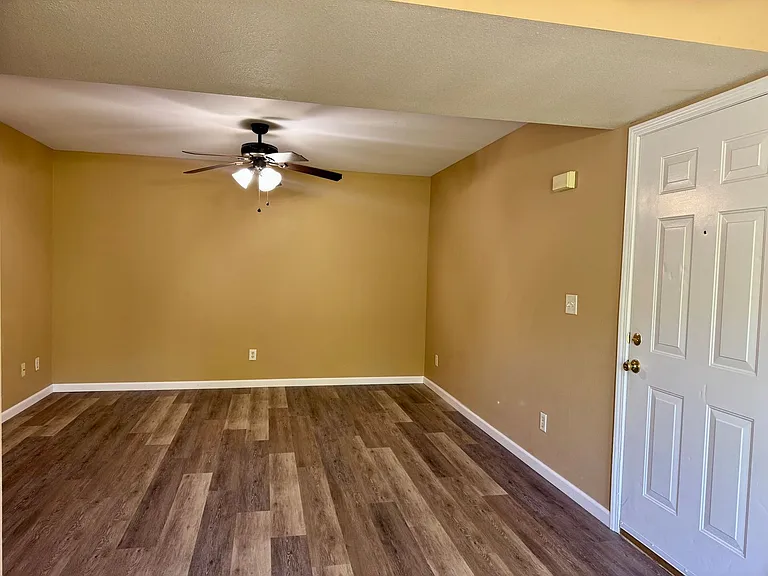 22690 Hanley Ln — Photo 17