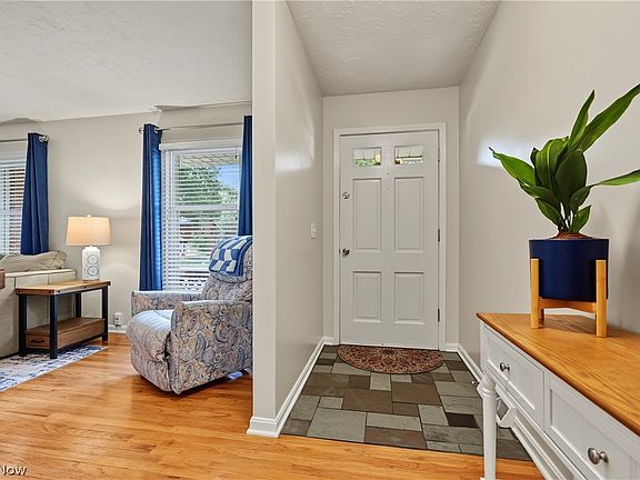 4th image of 4617 Commodore Dr
